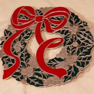 Vintage Wm A Rogers silver-plated and enamel "holiday wreath" trivet